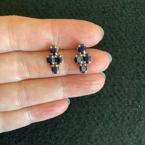 Vintage 14KT yellow gold Genuine blue sapphire earrings.